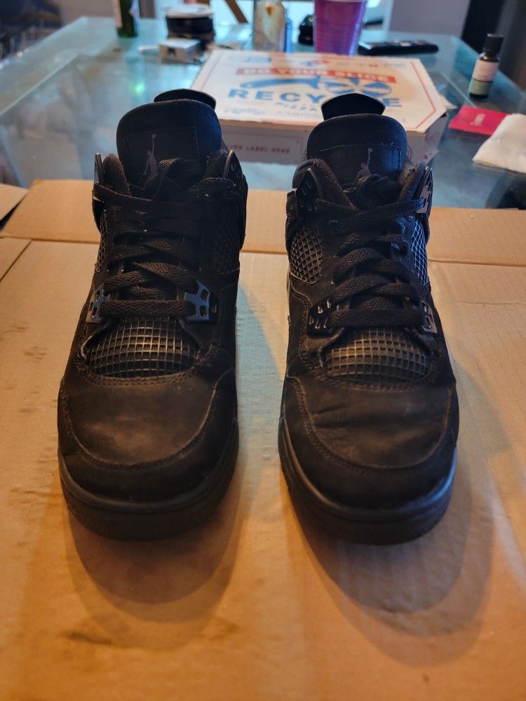 AIR JORDAN RETRO 4 SIZE 6Y BLACK CAT