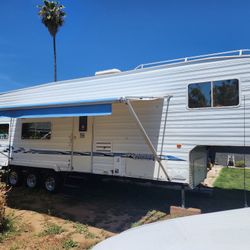 2005 Weekend Warrior Toy Hauler