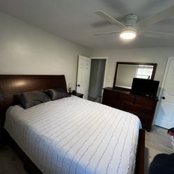 4 Piece Queen Bedroom Set