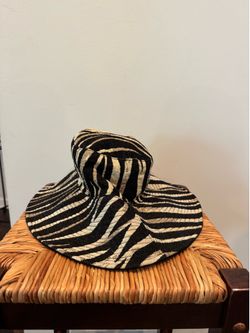 Stylish reversible Zebra-Stripe Wide Brim Sun Hat - Black & gold