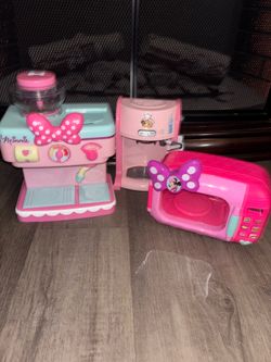 Minnie Mouse and Princess kitchen toys make sounds