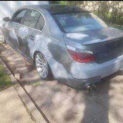 2004 BMW 530i