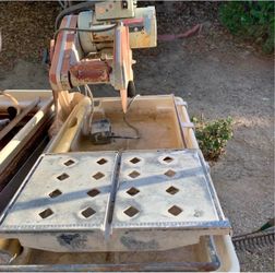 Wet Tile Saw with Diamond Blade