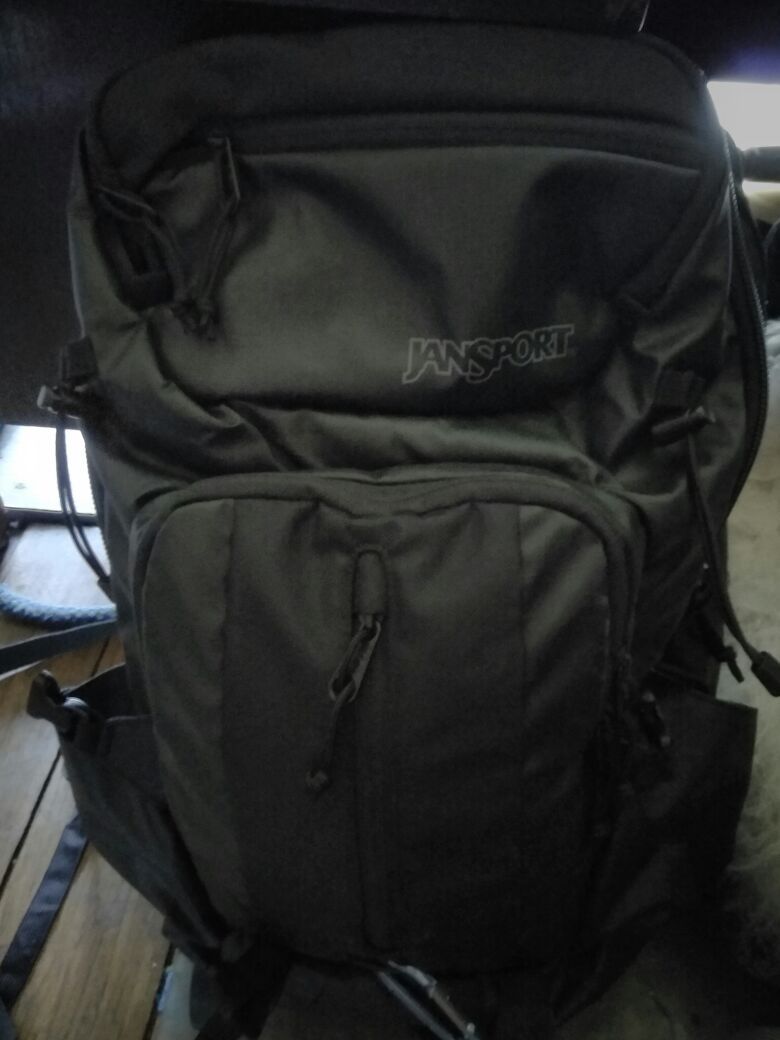 Brand New JanSport Onyx Equinox 34 Backpack (Black Onyx)