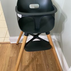 Black Minimalist Lalo Highchair