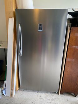 Insignia™ - 17 Cu. Ft. Garage Ready Convertible Upright Freezer with ENERGY STAR Certification - Stainless Steel