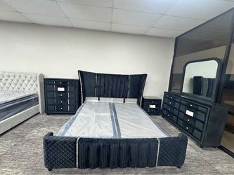 Black king and queen 4pc bed room set
