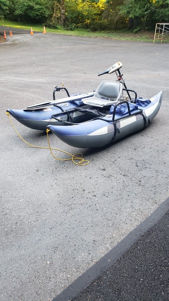 Wilderness 14 Pontoon Boat With Trolling Motor