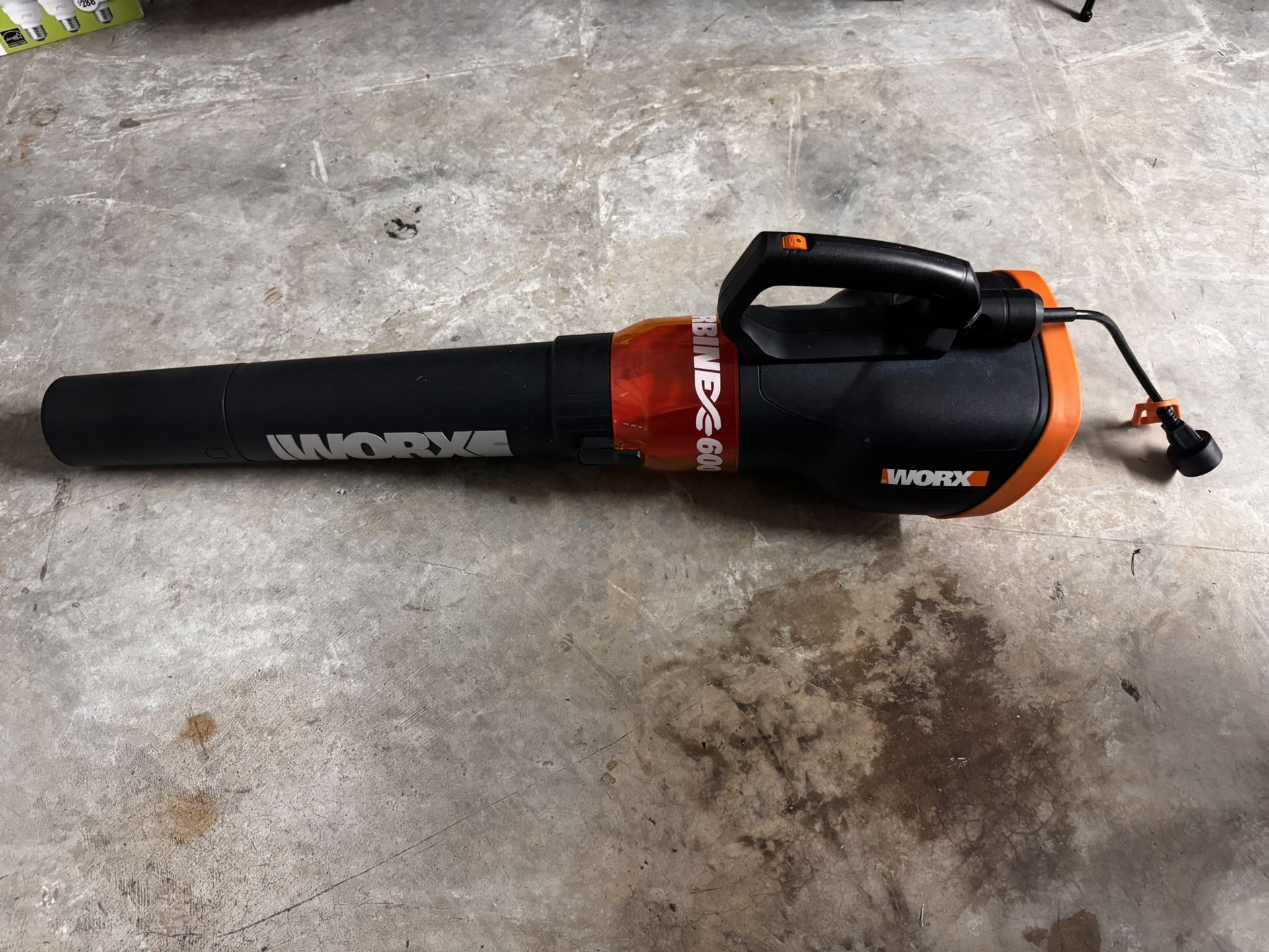 WORX WG520 12 Amp Turbine 600 Electric Leaf Blower