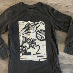 Long Sleeve Boys Tee Size Medium (8/10)