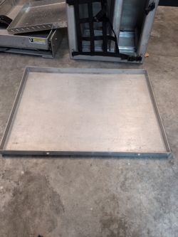 Heavy duty aluminum tray shelf