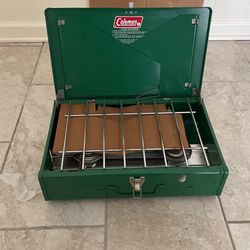 NOS VINTAGE COLEMAN 425E WICHITA KANSAS OUTDOOR CAMP STOVE CAMPING FIELD GEAR