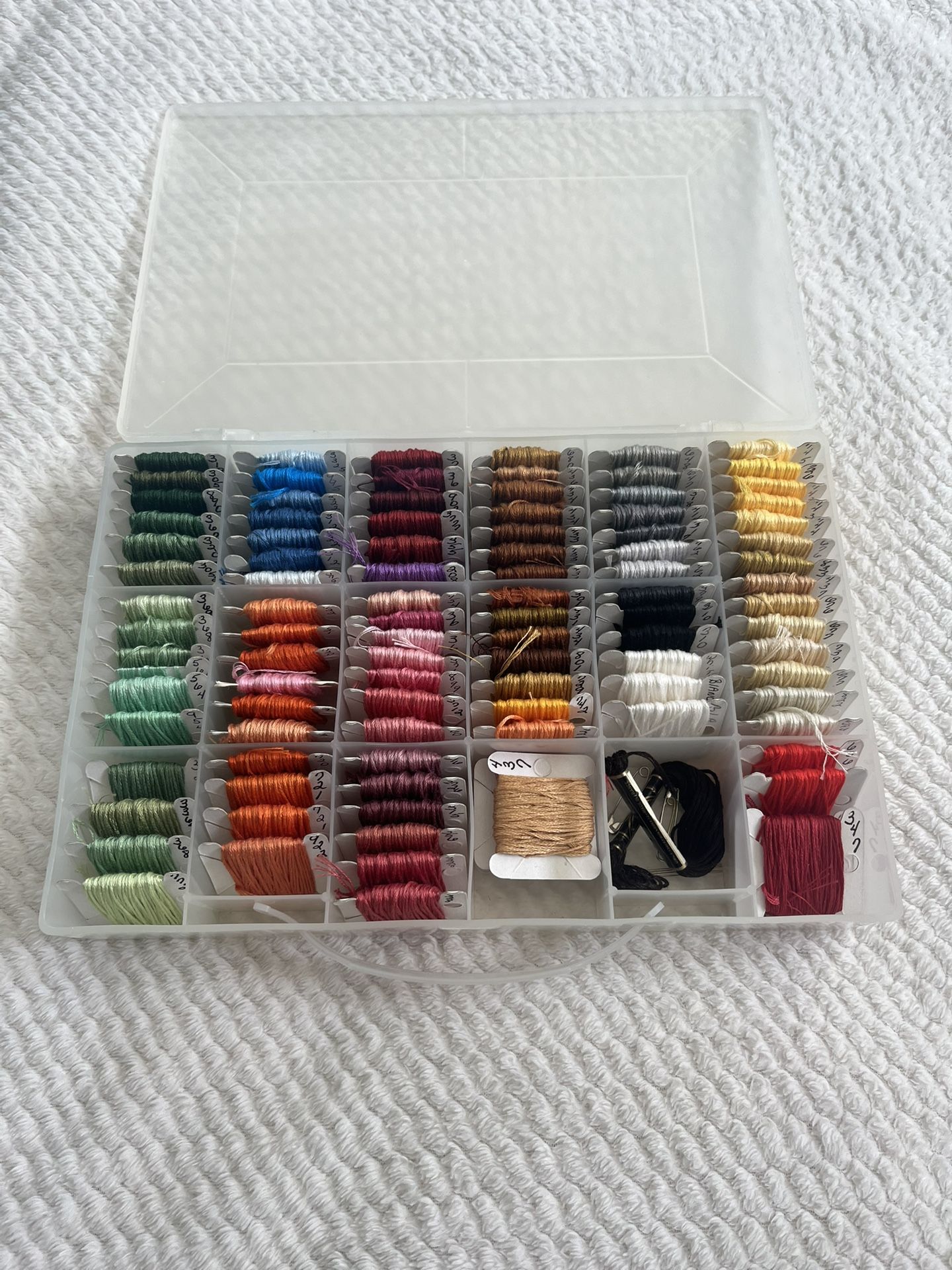 Multi-Color Embroidery Floss Organizer Box