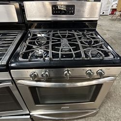 Stainless Steel Frigidaire Gallery 5 Burner Gas Stove In Excellent Condition!