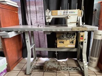 Máquina De Coser/ Sewing Machine