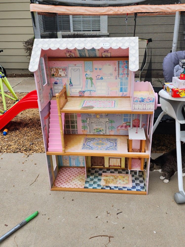Kids Kraft 3 Story Dollhouse With working Elevator Used