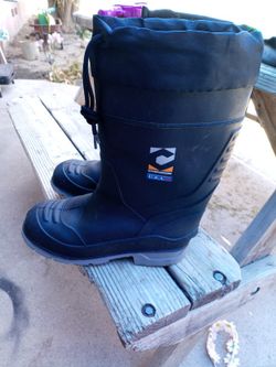 Chinook Boots Insulated  Almost New  Size 9