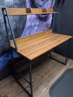 Desk 44x20x50in gaming computer