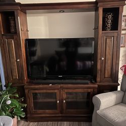 Wood Console And tv 