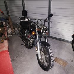 02 Yamaha V Star 1100.