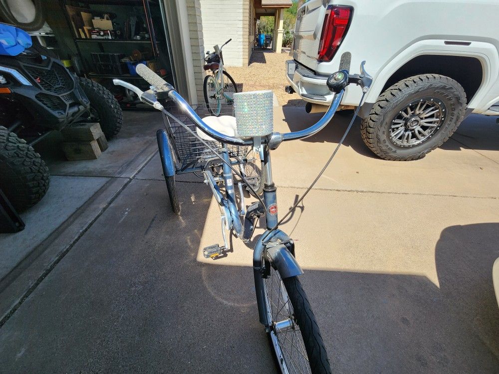 Schwinn Woman's Trike Beach Cruiser