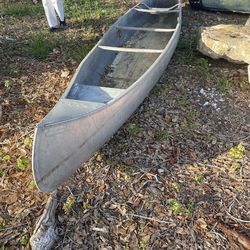 Aluminium canoe