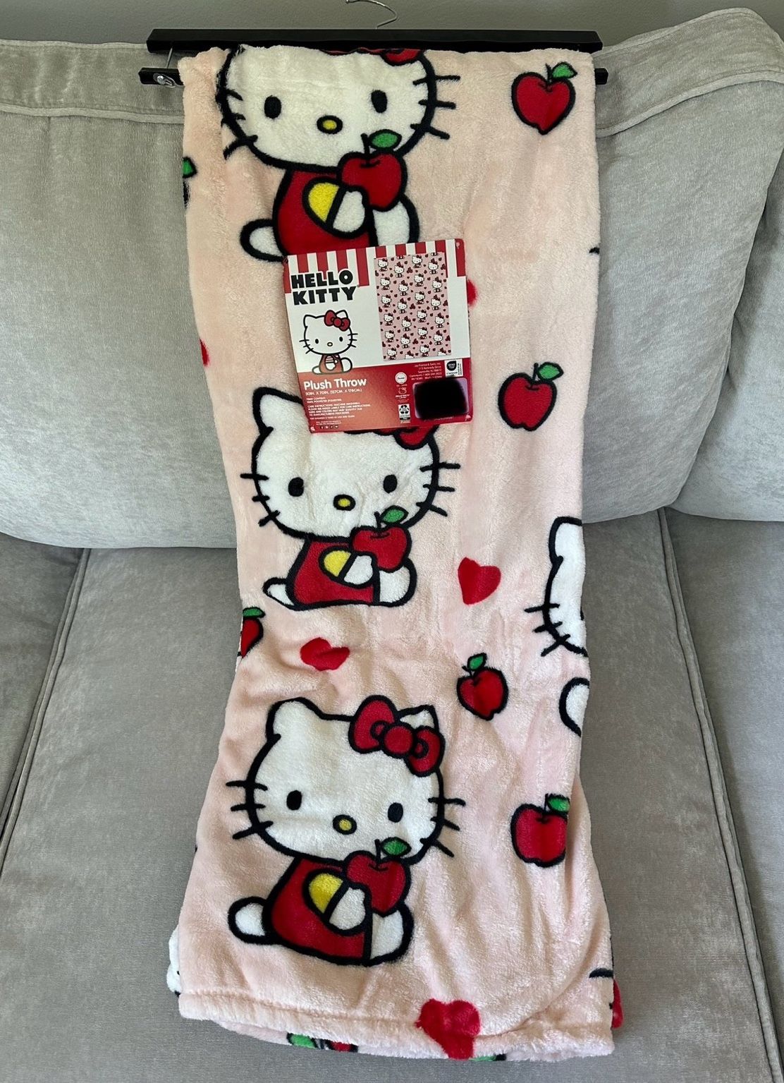 Hello Kitty plus throw blanket