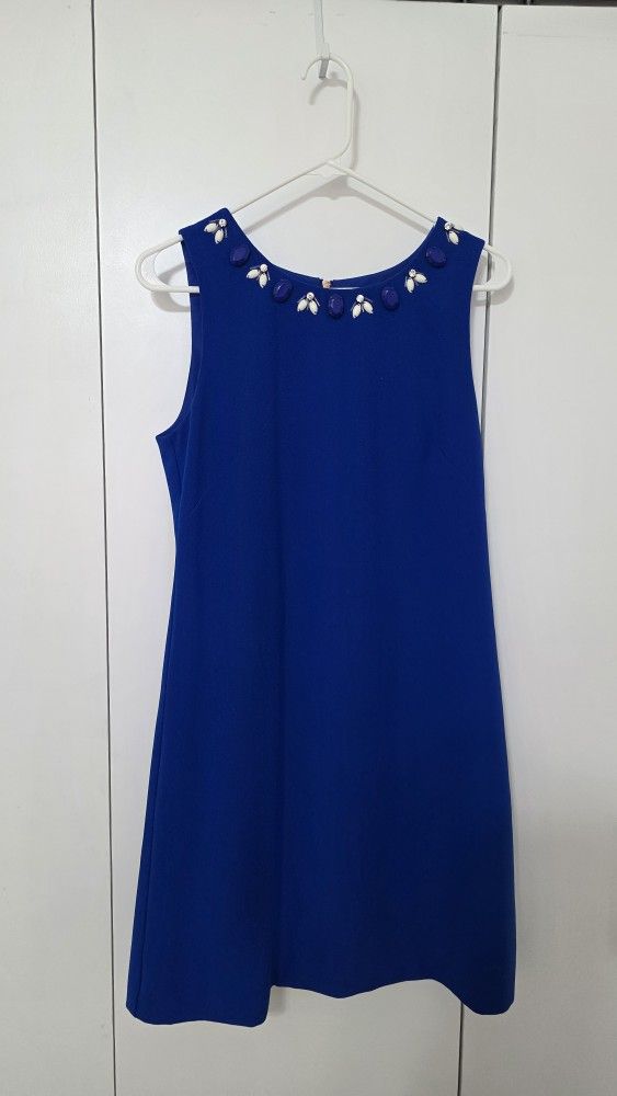 Dresses Swipe ➡️ Size 4-6