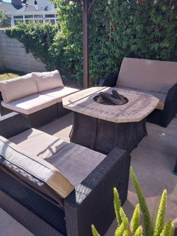 Wicjer patio set with firepit table
