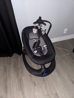 NEW Electronic Swing and Adjustable Bassinet