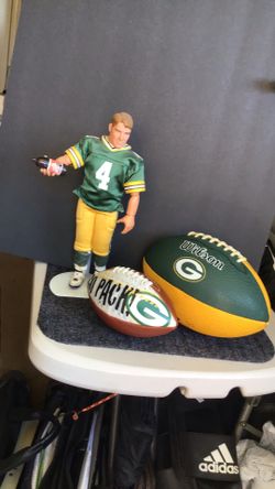 Collectible 1998 Kenner starting line up Brett Favre action figure