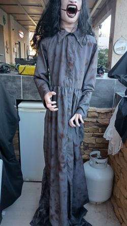 Life-Size Halloween Vampire Zombie Prop