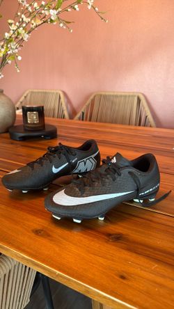 Nike mercurial soccer cleat