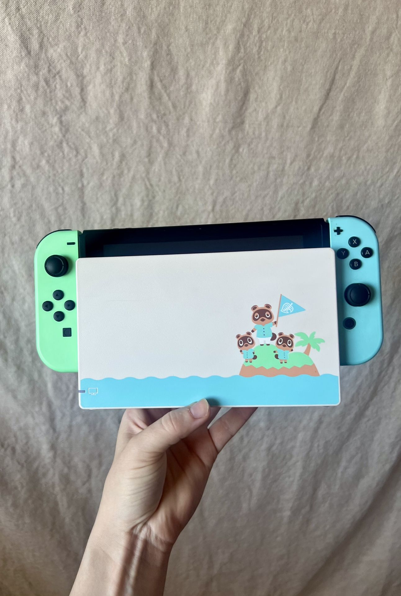 Nintendo Switch Animal Crossing Edition + Luigi’s Mansion 3
