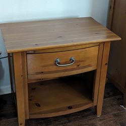 Wood End Table/ Nightstand