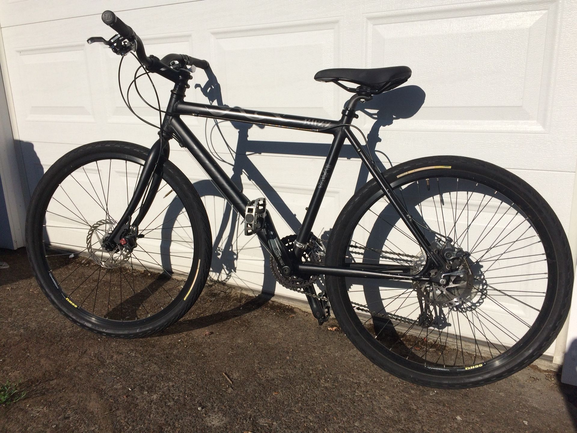 Novara buzz 2025 hybrid bike