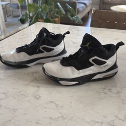 Air Jordan Flight - mid top basketball shoes