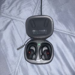 Black skullcandy noice canceling earbuds 