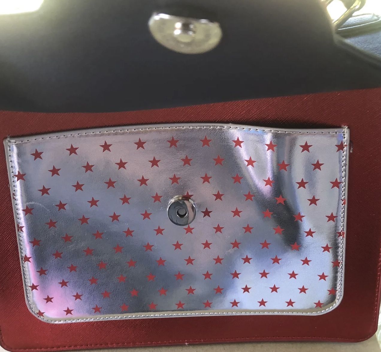 Danielle Nicole Cinderella Castle Crossbody for Sale in Irwindale, CA -  OfferUp