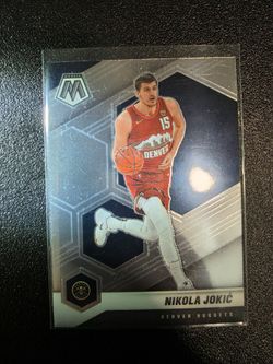 NIKOLA JOKIC NUGGETS RED MOSAIC PANINI NBA SPORTS CARD!