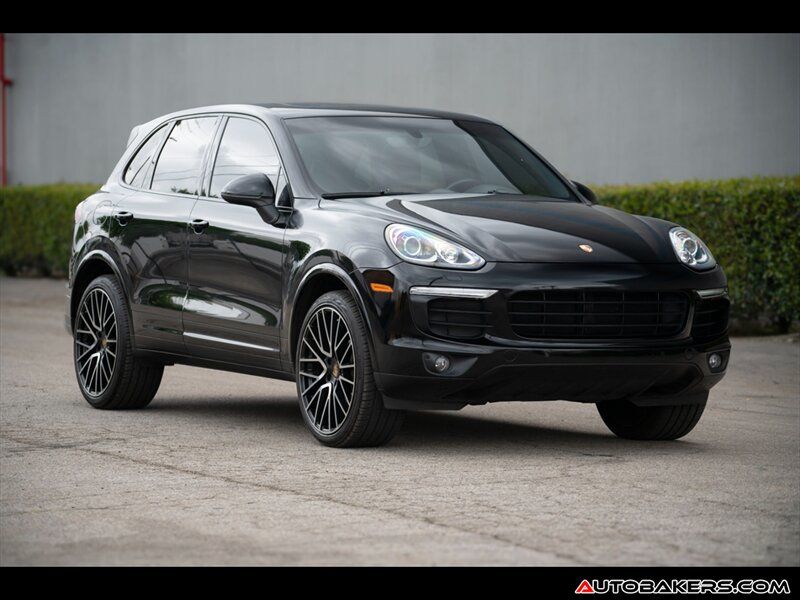 2017 Porsche Cayenne Platinum Edition