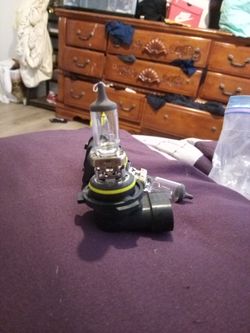 HB4 9006 Halogen Headlight Bulb