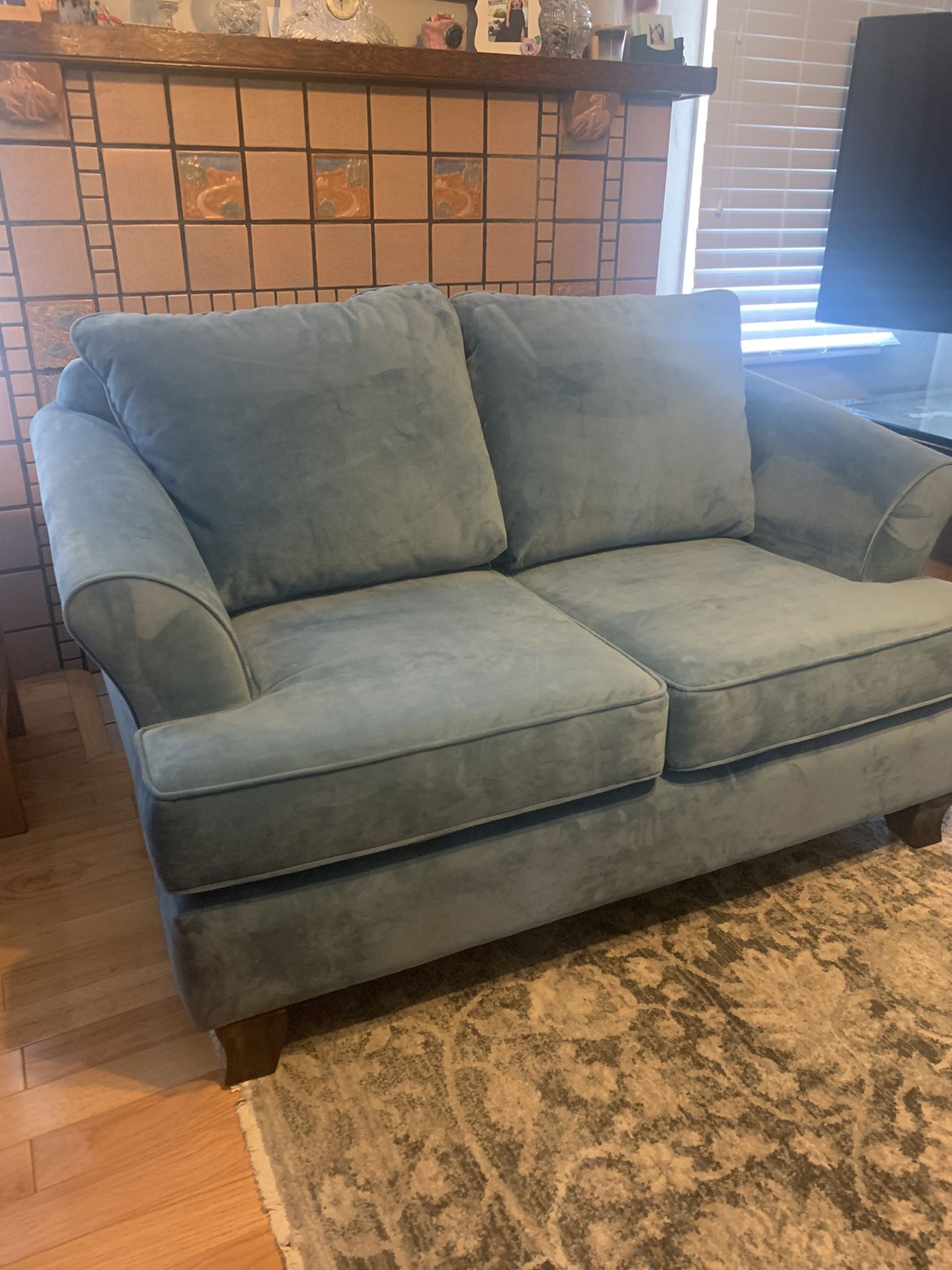 Loveseat And Armchair 