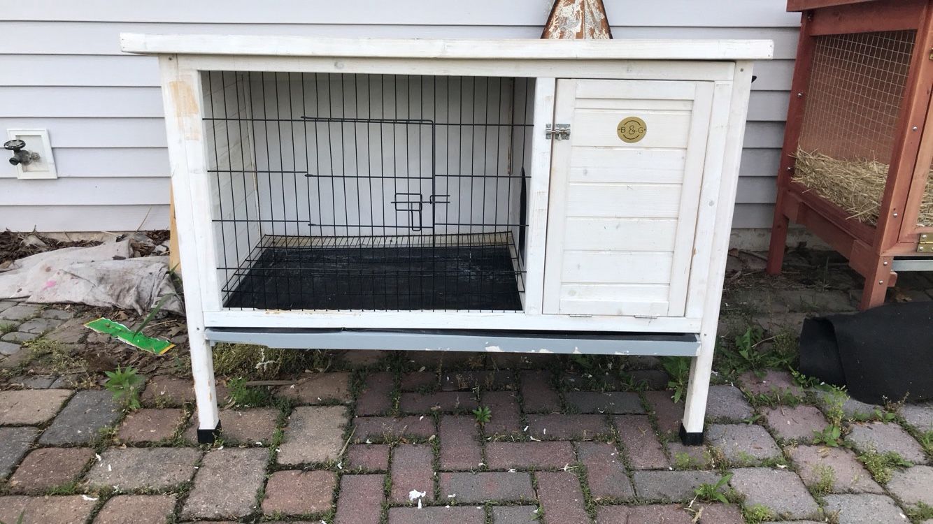 Boomer & George Rabbit Hutch