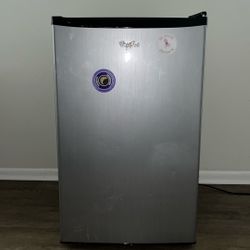 Medium Mini Fridge 