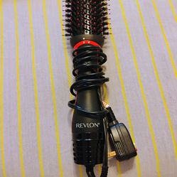 Revlon one step volumizer hair dryer brush