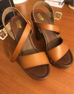 Size 6.5. By Mossimo. PUO