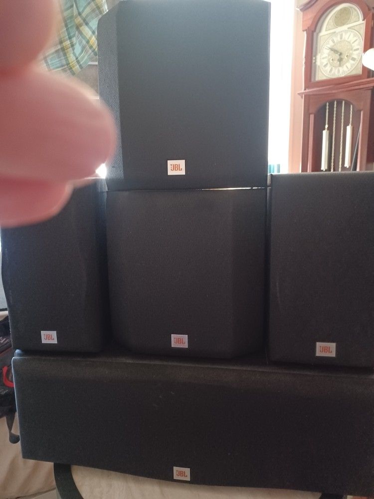 JBL EC35 CENTER SUBWOOFER, 2-E10 WALLS SPEAKERS, 2-E20 SPEAKERS,ONLY PICK UP