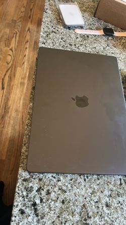 MacBook Pro 16 inch m5 24gb ram one tb