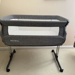Mika Micky Bedside Baby Bassinet – Gray – Includes Sheets & Travel Bag